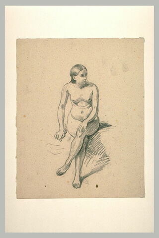 Femme nue, assise, regardant à droite, les jambes croisées
