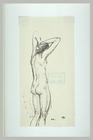 Femme nue, debout, mains croisées derrière la nuque