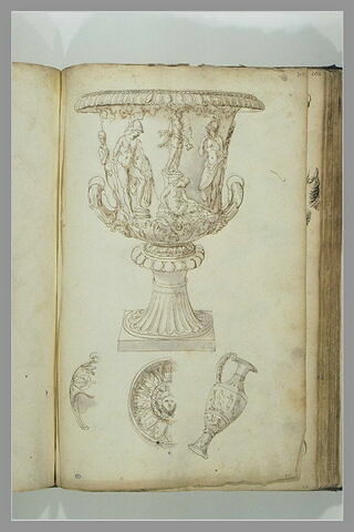 Vase antique, casque, aiguière et bassin, image 3/3