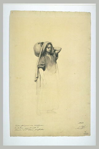 Jeune femme, de trois quarts à droite, portant une cruche, image 1/1