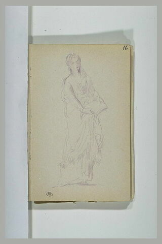 Femme, vêtue d'une longue robe, debout, tenant une partition, image 1/1