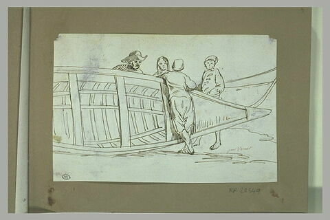 Quatre hommes près d'une barque renversée sur le côté, image 1/1