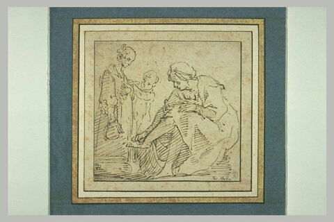 Une femme assise se lave un pied devant une autre femme et un enfant, image 3/3