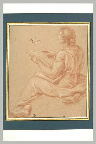 Femme drapée, assise, tenant un livre ouvert, image 1/1