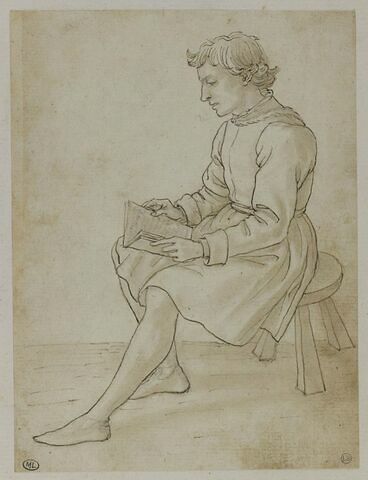 Jeune homme assis sur un tabouret, de profil vers la gauche, habillé à la florentine et lisant  un livre