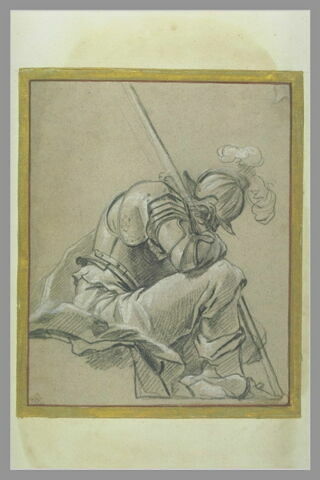 Guerrier assis, de profil, à droite, penché tenant une lance, image 2/2