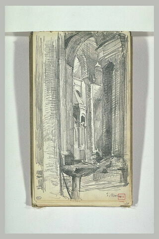 Intérieur de la Basilique Saint-Marc avec un bénitier au premier plan, image 1/1