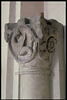 Chapiteau d'applique décoré d'un basilic et de deux rosaces, image 5/5