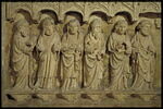 La Vierge et l'Enfant entre les douze apôtres, image 3/9