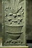 Pilastre décoré sur trois faces ornées d'arabesques, d'un panier de fruits de vases de fleurs, image 4/7