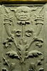 Fragment de pilastre décoré sur trois faces ornées de fleurs de feuillages de candélabres, image 2/4