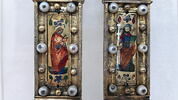 Deux fermoirs de livres chacun décoré d'un personnage : saint Jean l'Evangéliste et saint Jacques le Majeur, image 2/9
