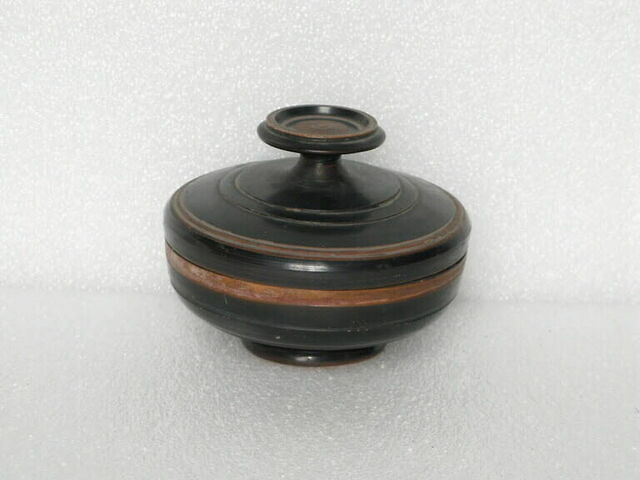 pyxis avec couvercle