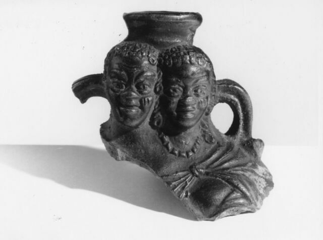 amphorisque ; vase plastique