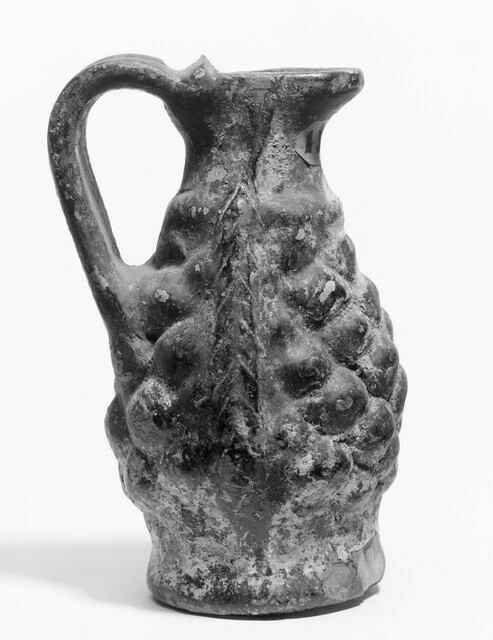 œnochoé ; vase plastique