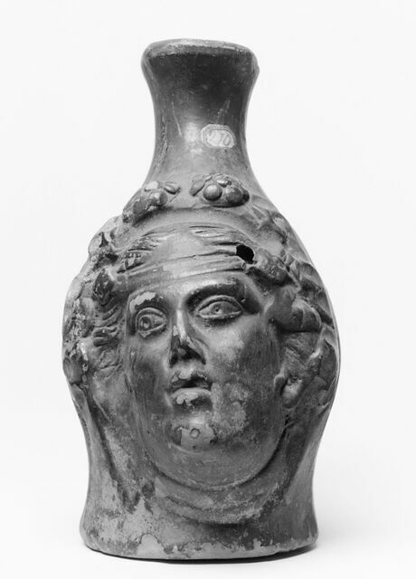 œnochoé ; vase plastique