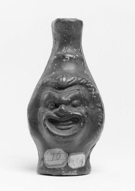 œnochoé ; vase plastique