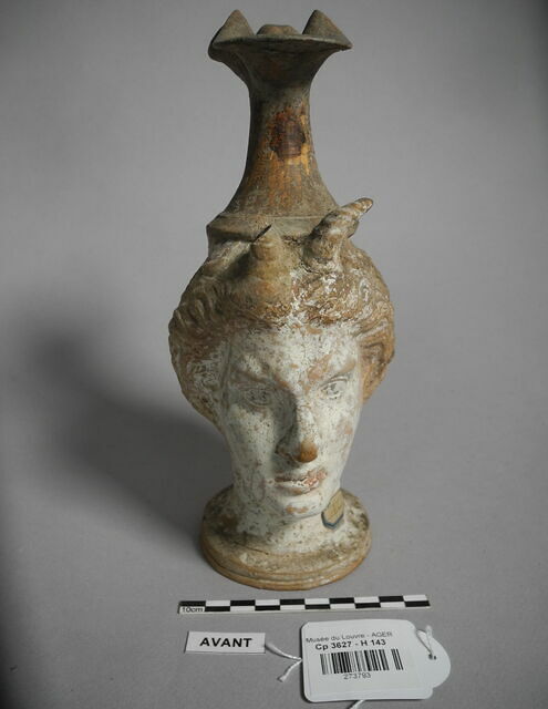œnochoé ; vase plastique