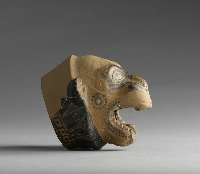 rhyton ; vase plastique