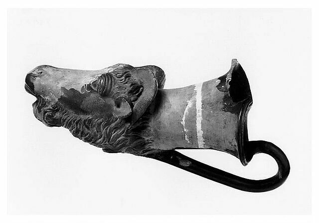 rhyton ; vase plastique
