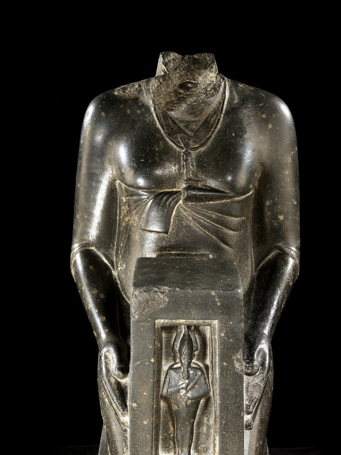 statue naophore Louvre Collections