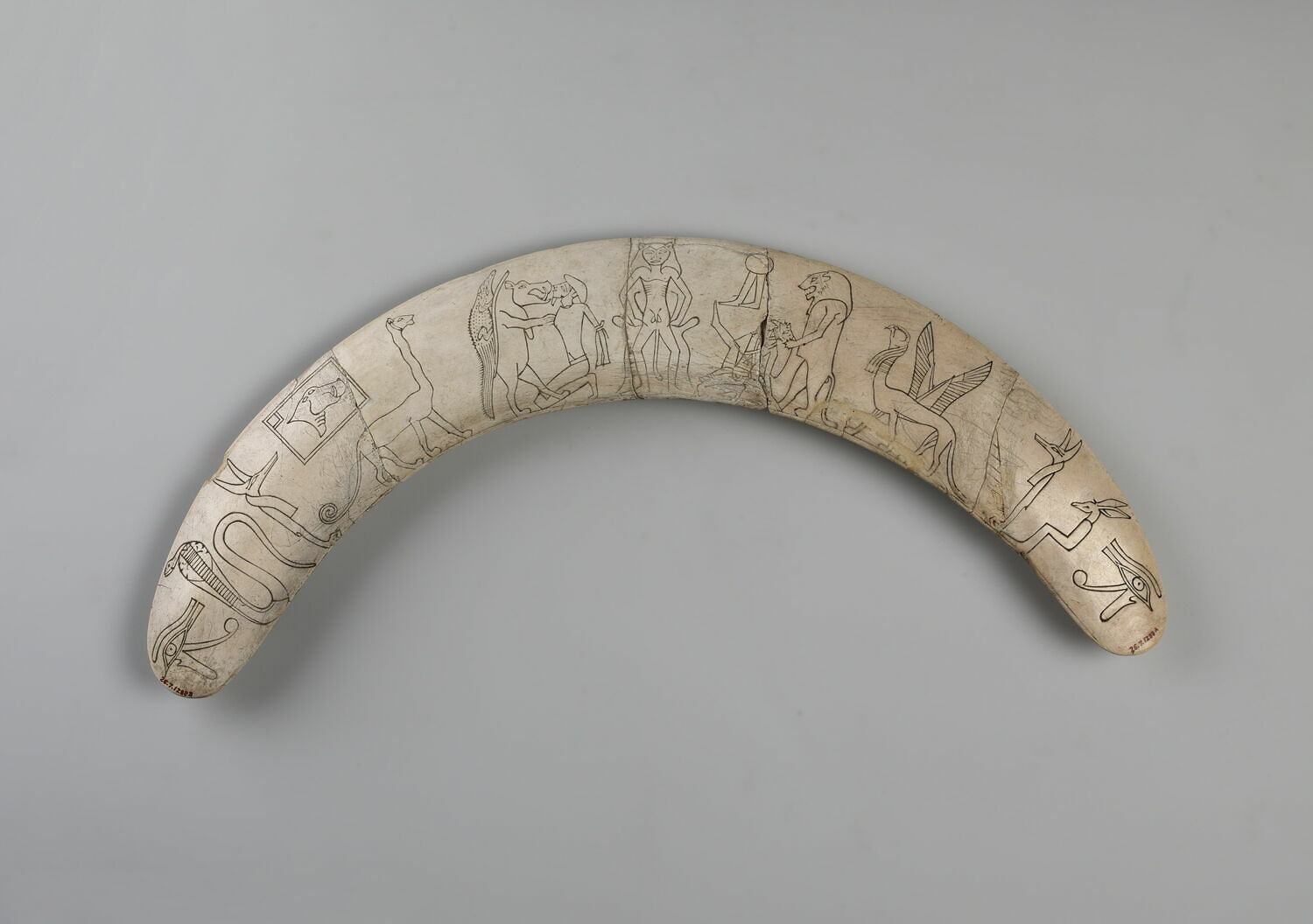 ivoire magique, fin XIIe dynastie ; XIIIe dynastie (attribution d'après style) (-1856 - -1680)