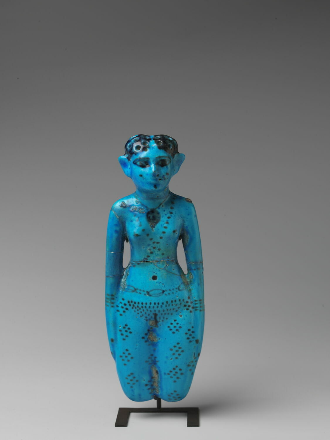 figurine féminine, Moyen Empire (attribution d'après style) (-2045 - -1680)