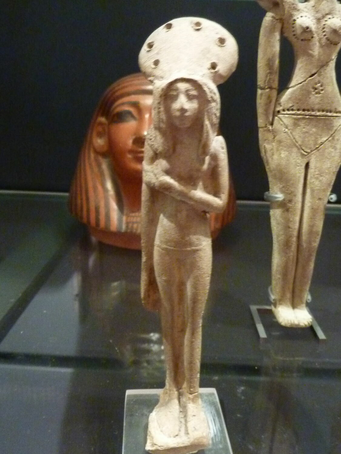 statue ; figurine féminine Louvre Collections