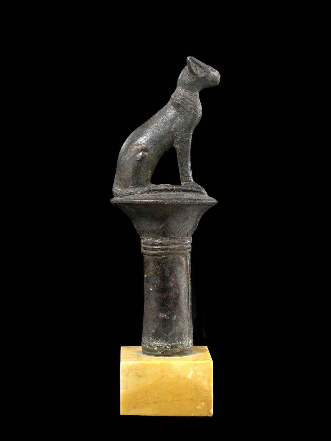 figurine ; enseigne divine, Basse Époque (inscription/dédicace/signature) (-664 - -332)