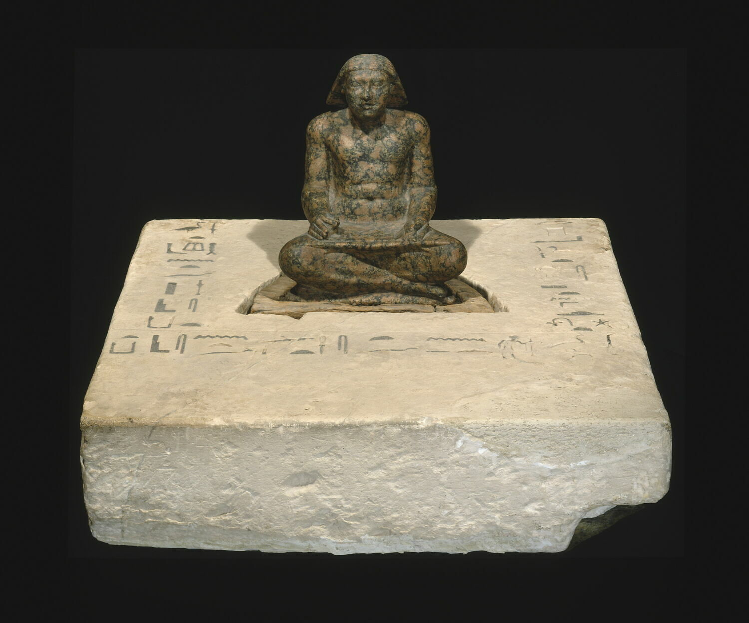 socle de statue Louvre Collections