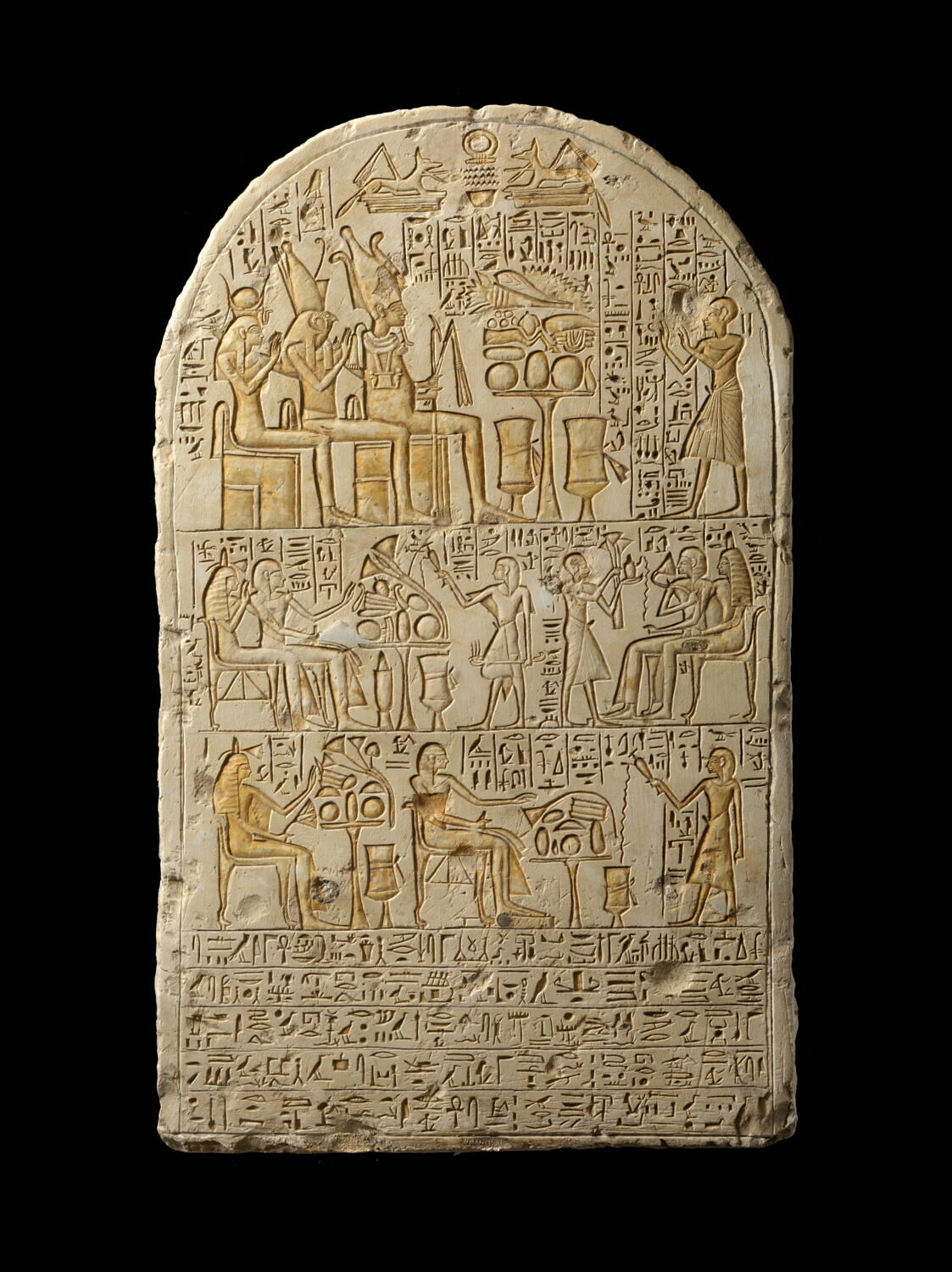 stèle cintrée ; stèle à trois registres, fin XVIIIe dynastie (?) ; XIXe dynastie (?) (attribution d'après style) (-1330 - -1188)