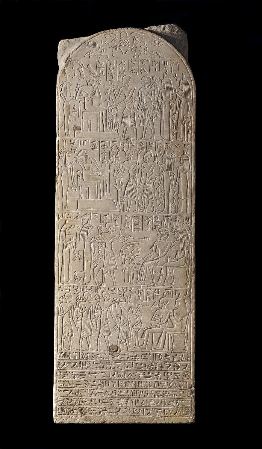 stèle cintrée ; stèle à quatre registres, fin XVIIIe dynastie (attribution d'après style) (-1330 - -1295)