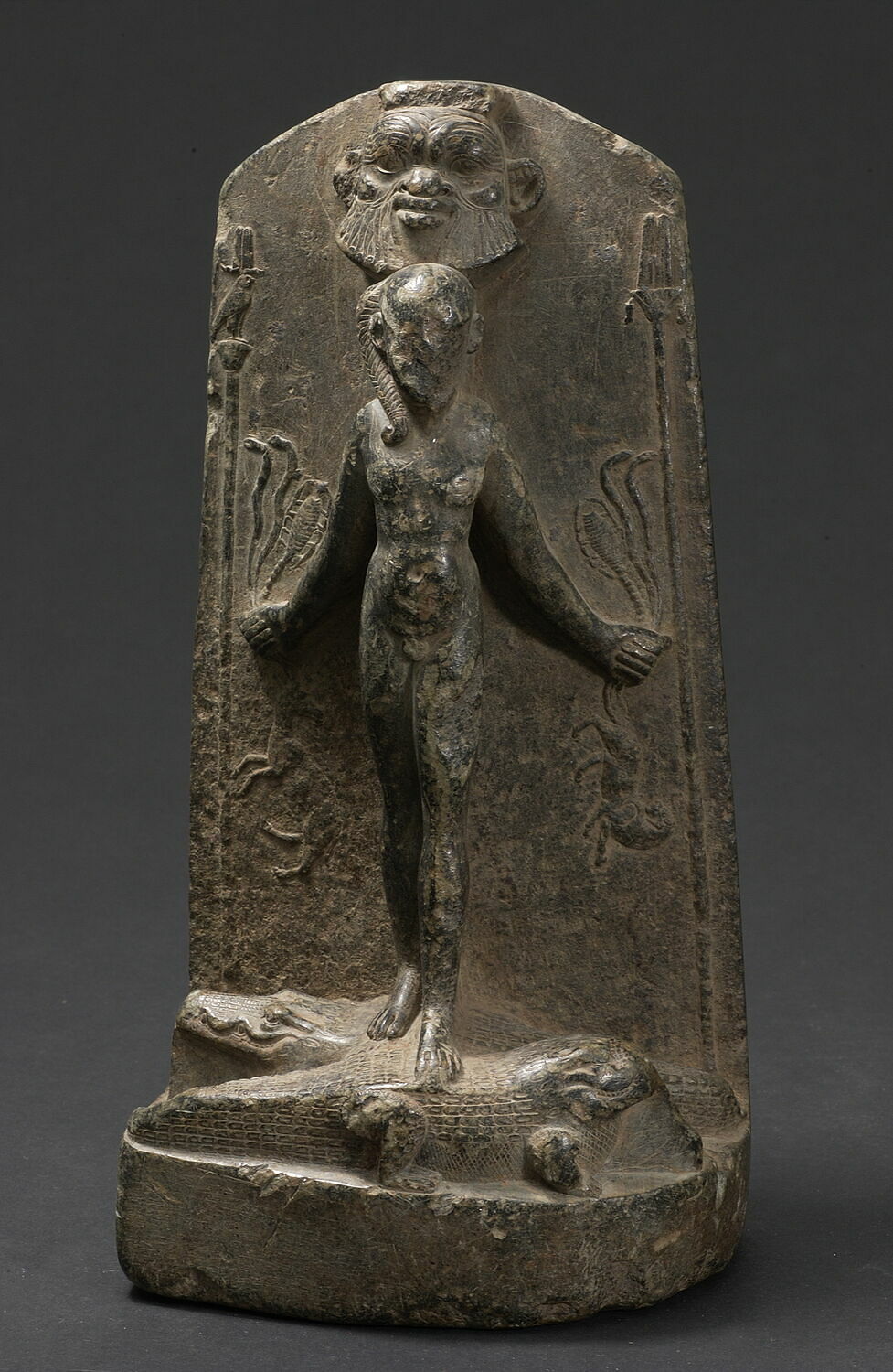 stèle d'Horus ; stèle cintrée, époque ptolémaïque (bibliographie/travail de référence) (-332 - -30)