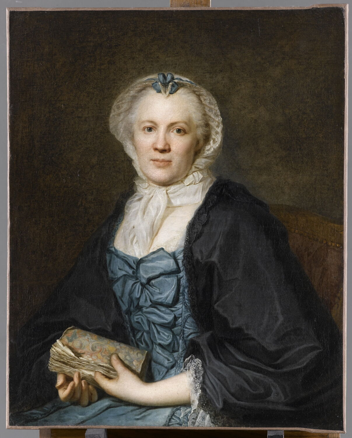Portrait de femme tenant une brochure, Voiriot, Guillaume, 2e moitié du XVIIIe siècle (vers 1760 - 1770)