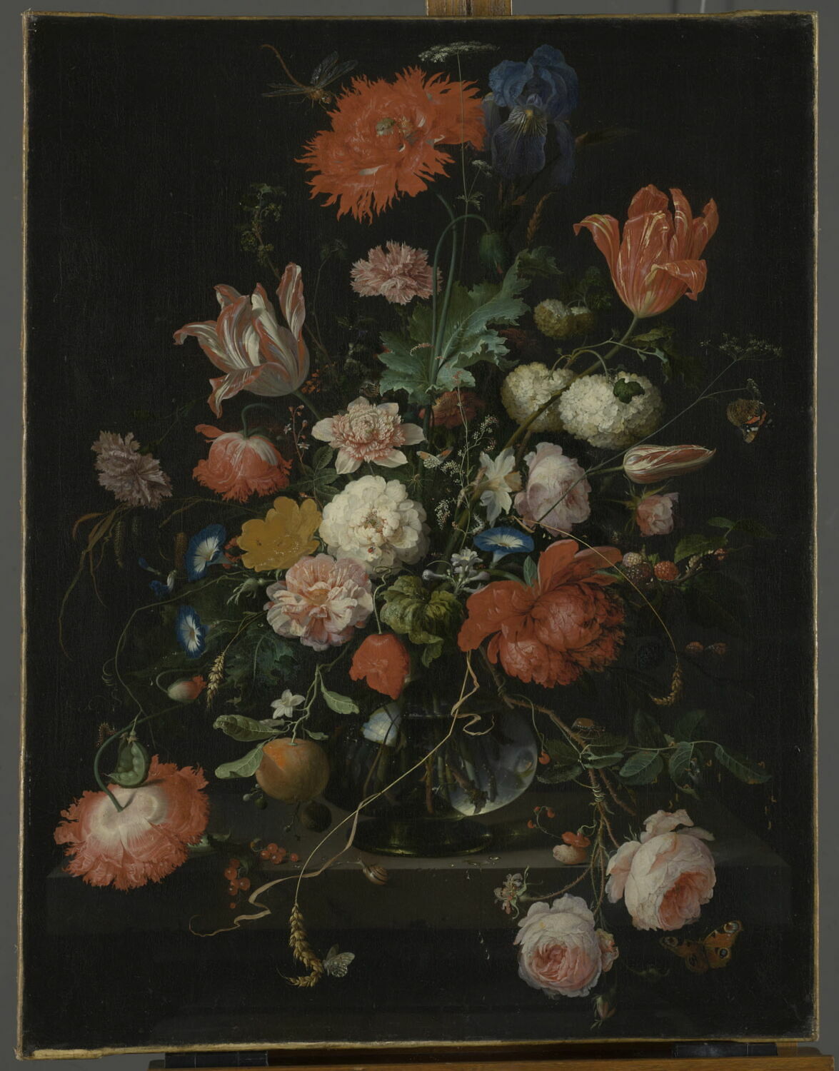Fleurs dans une carafe de cristal placée sur un piédestal en pierre, avec une libellule, Абрахам Миньон, XVII век (1600–1700)
