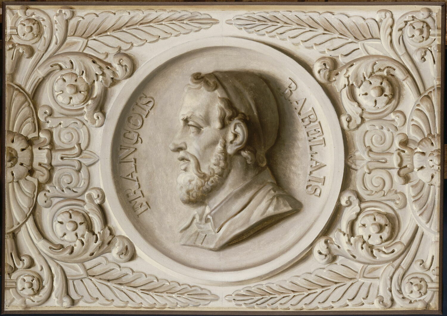 Décors de panneaux de boiserie en grisaille représentant quatorze médaillons d'hommes célèbres de la Renaissance