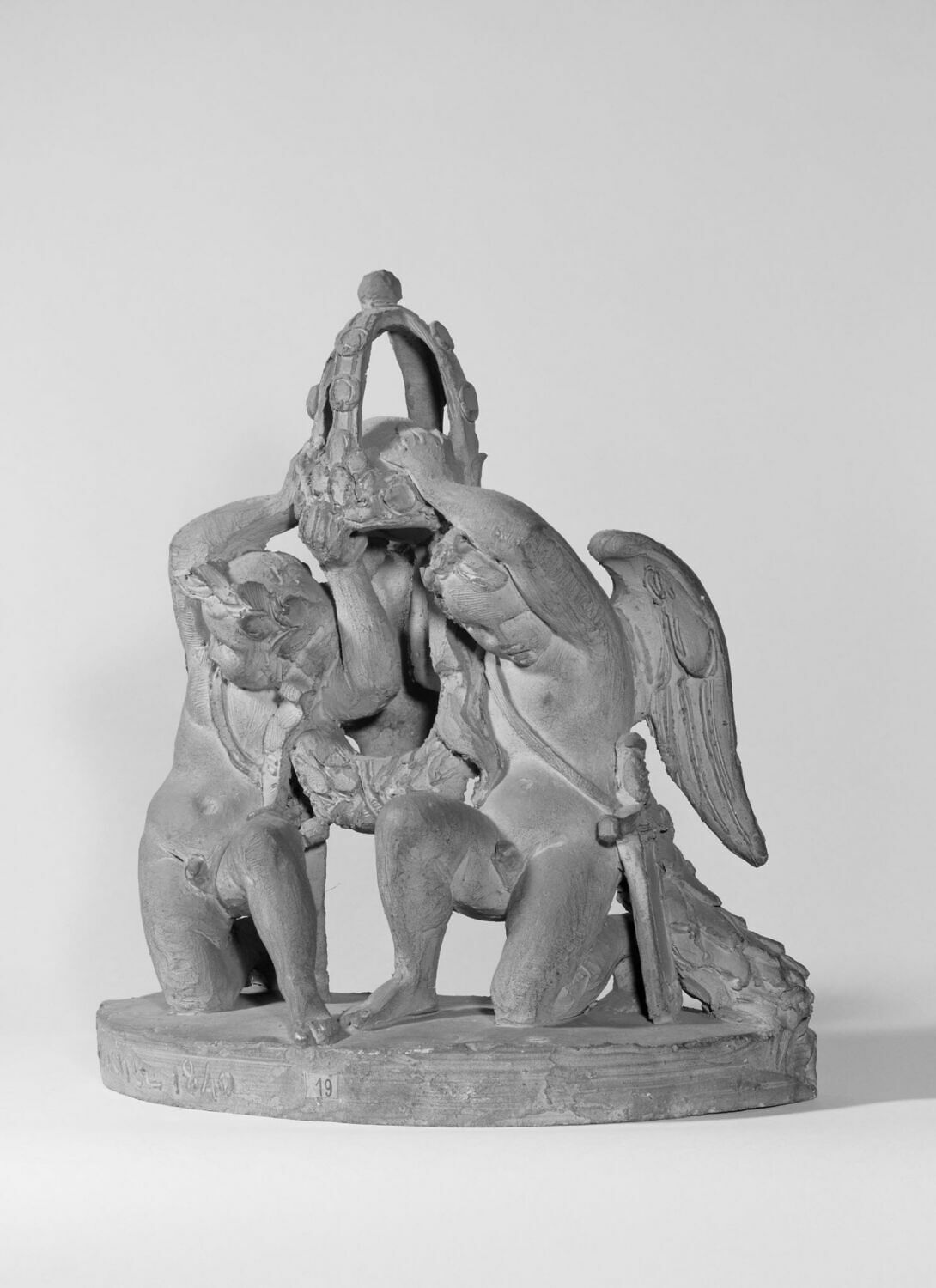 Deux anges portant la couronne impériale, Feuchère, Jean Jacques, 1840