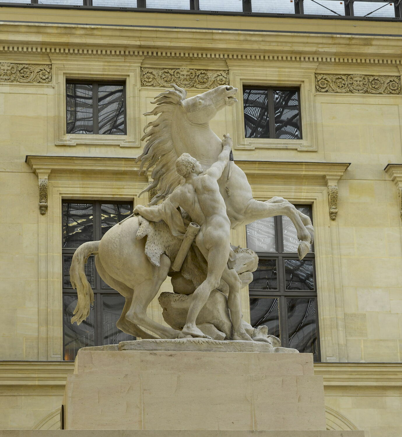 Cheval retenu par un palefrenier, Coustou, Guillaume, 1745 (signature)