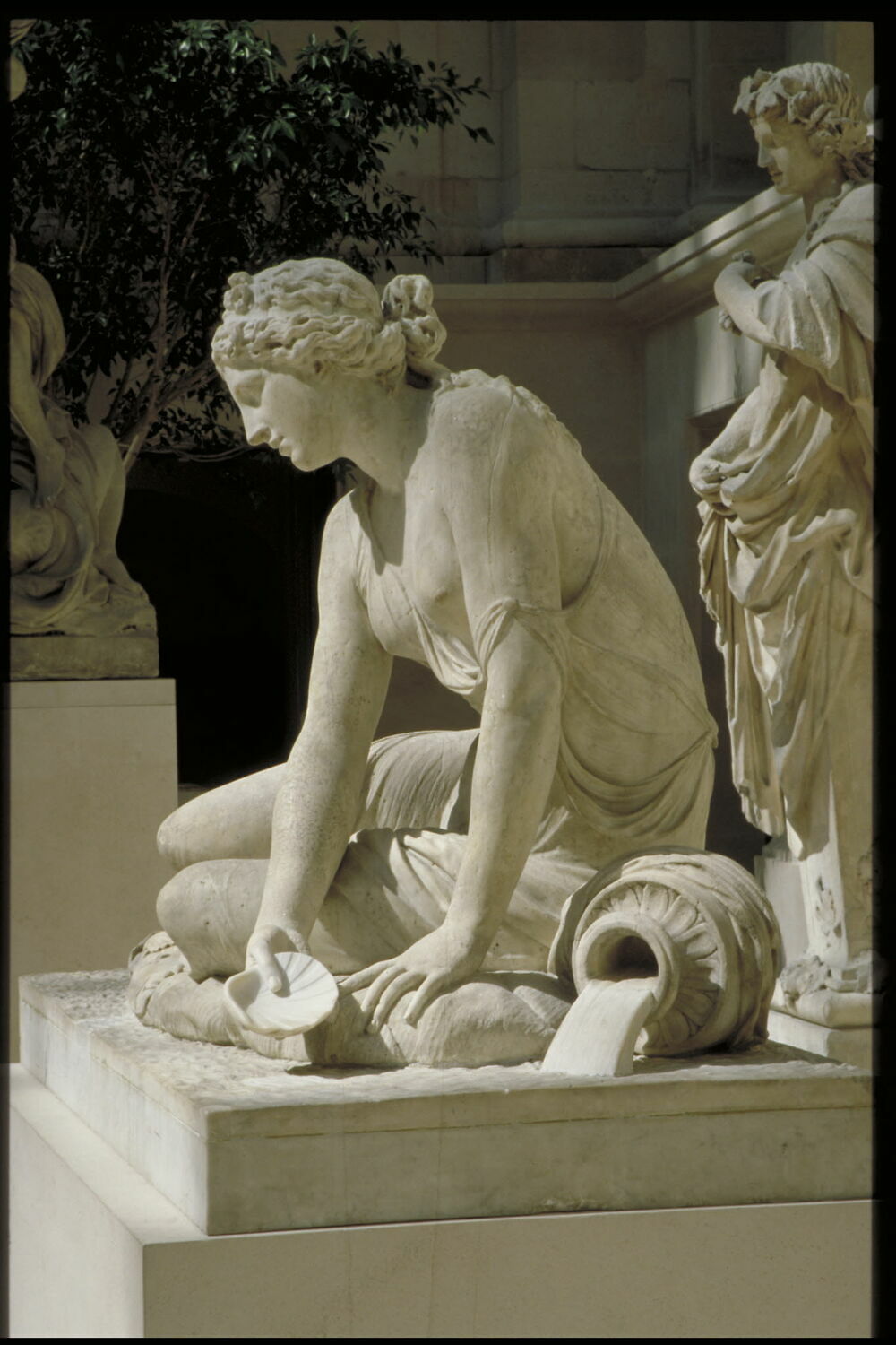 Nymphe à la coquille Louvre Collections