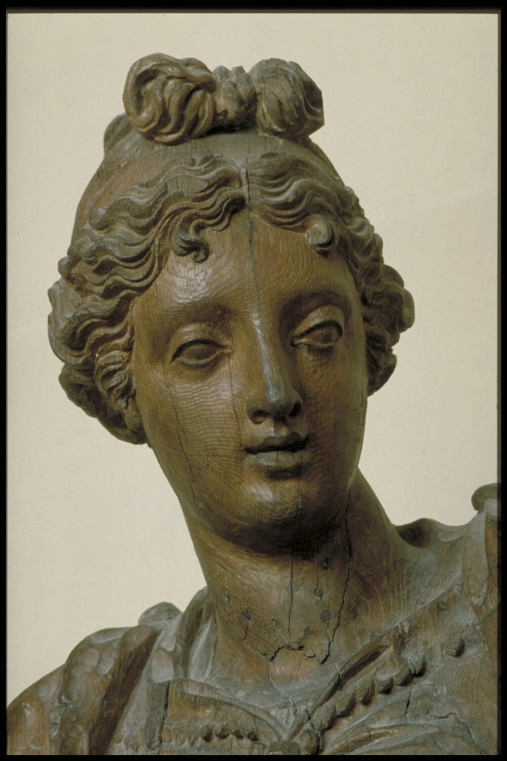 Figure de femme Louvre Collections