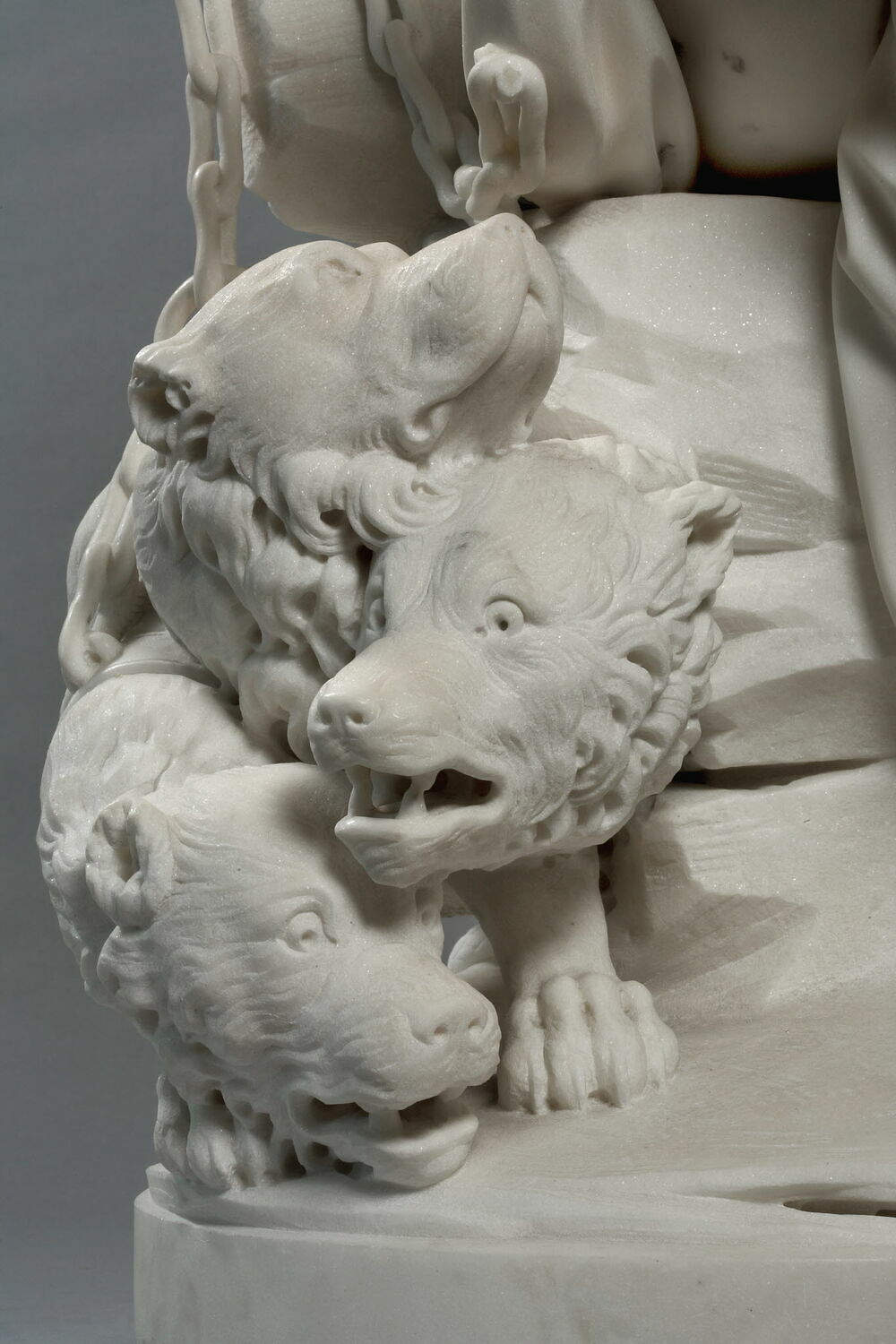 Pluton, dieu des Enfers tenant Cerbère enchaîné Louvre Collections