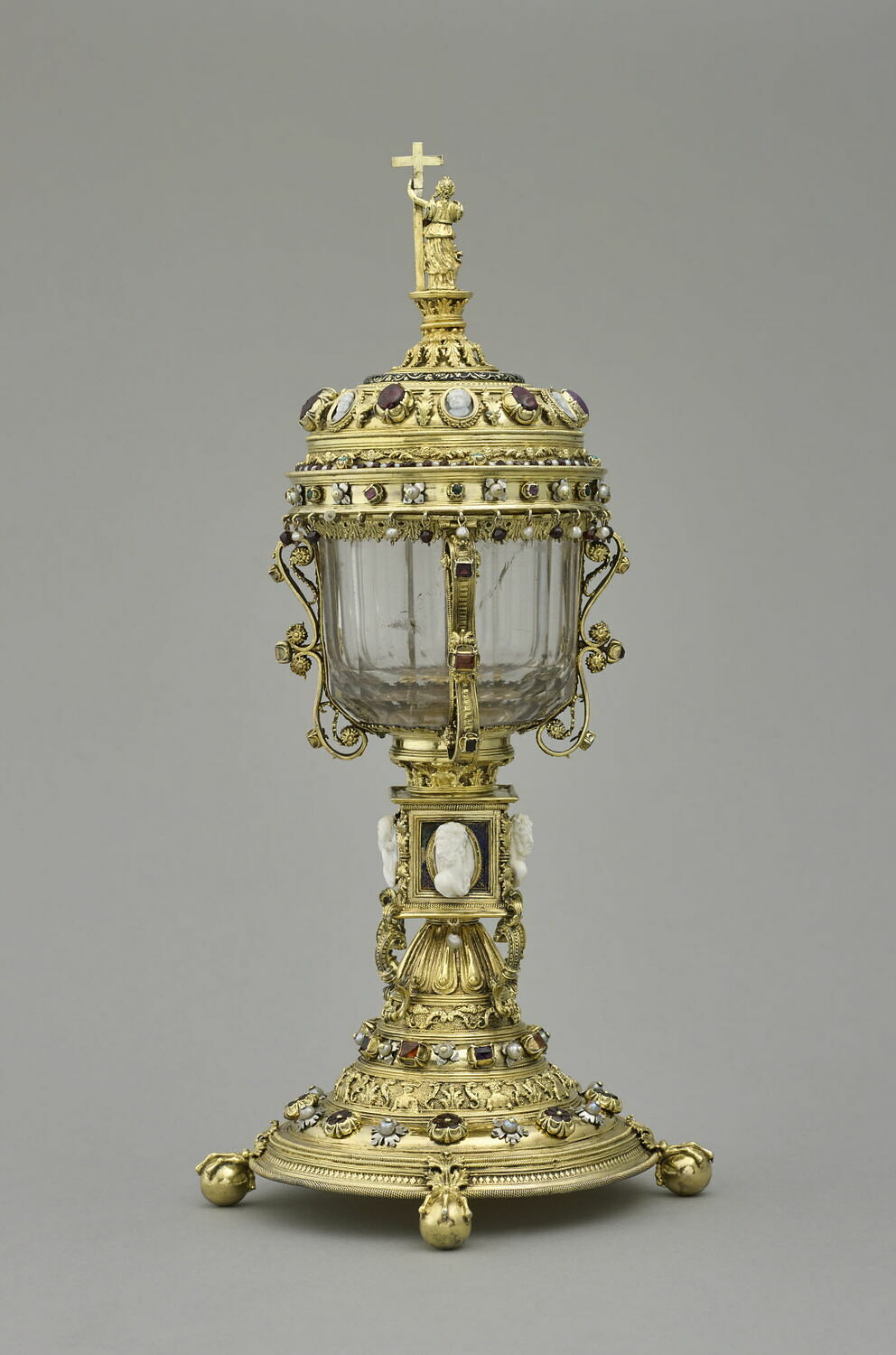 Ciboire du trésor de l'ordre du SaintEsprit Louvre Collections