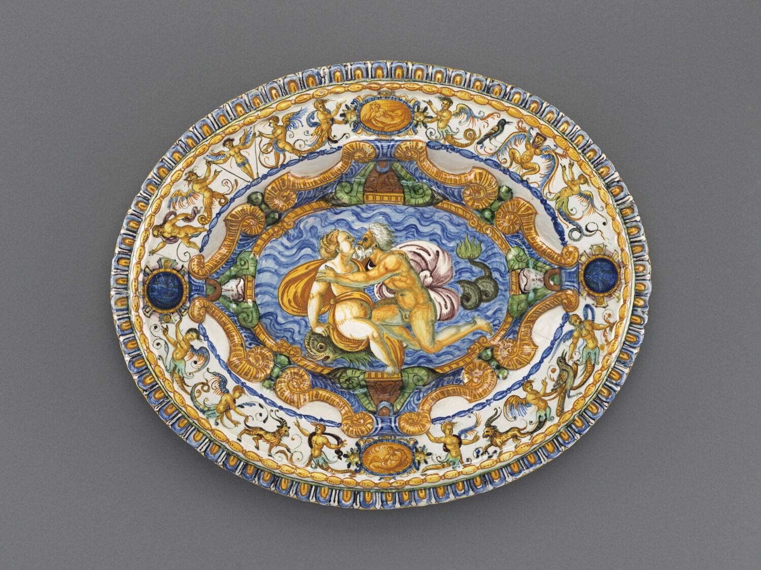 Plat ovale : Neptune et Amphitrite