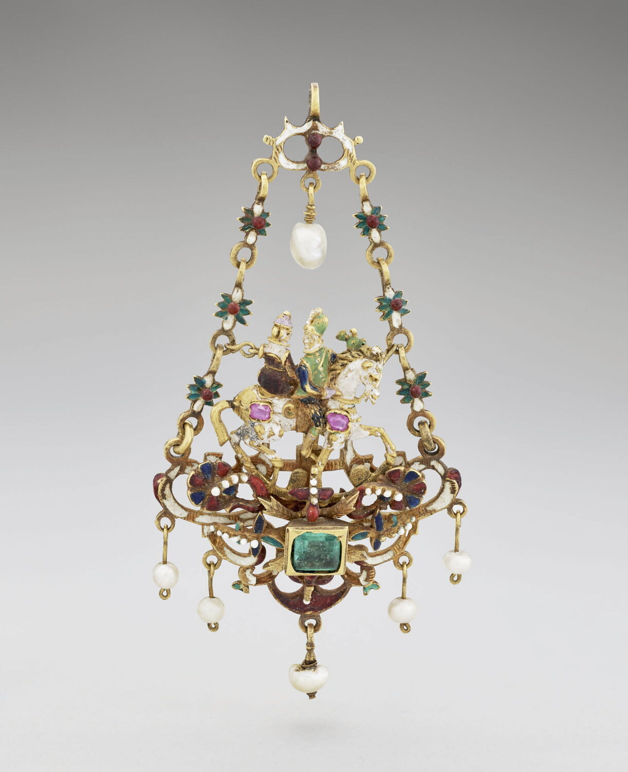 Pendentif en or émaillé : couple sur un cheval