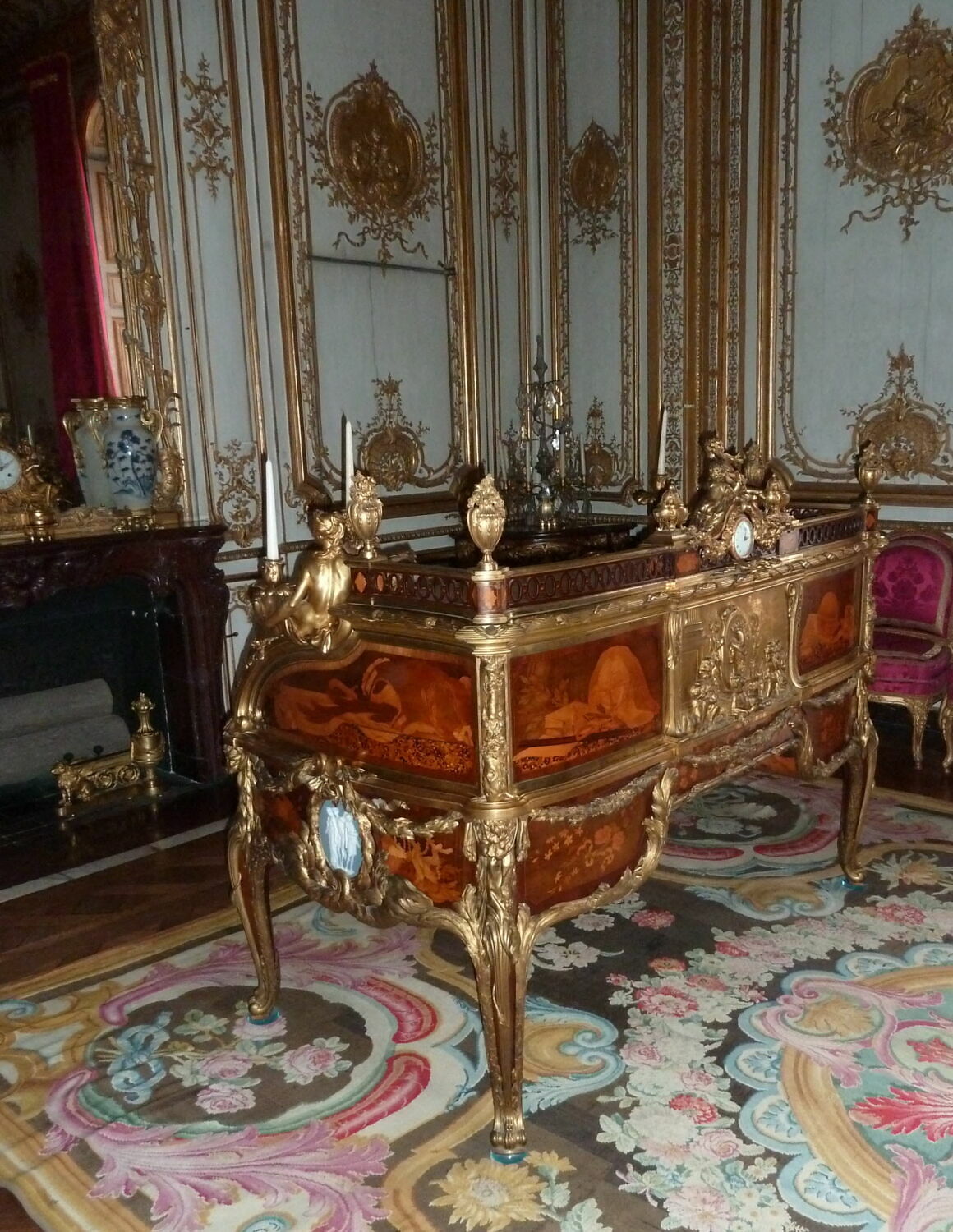 Secrétaire à cylindre du Intérieur de Louis XV à Versailles