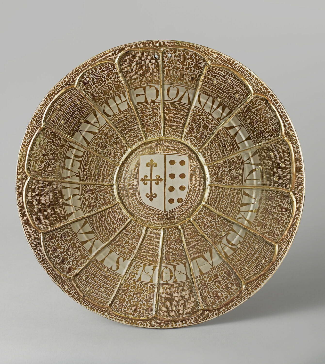 Plat rond : armoiries