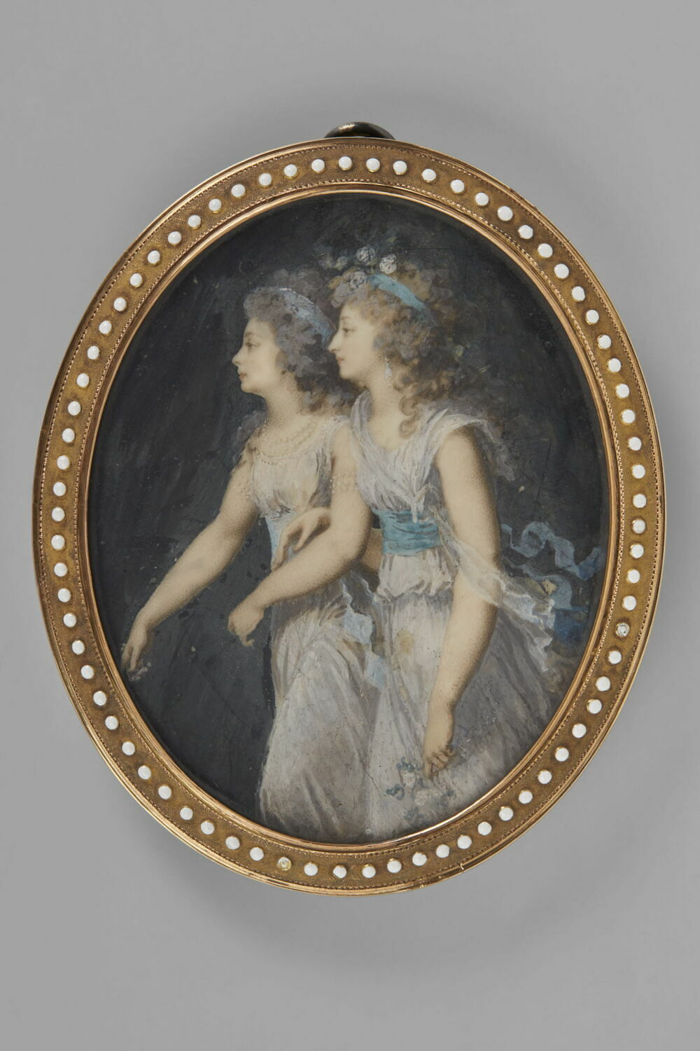 Miniature ovale dans un cadre en laiton doré et émaillé : les deux soeurs par Hall (?), Hall, Peter-Adolf, 1700 - 1800