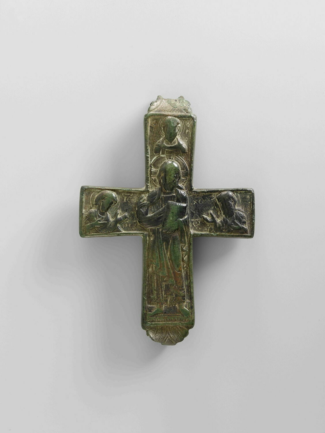 Volet d'un encolpion ou d'une croix reliquaire : Christ entre la Vierge et saint Jean-Baptiste.