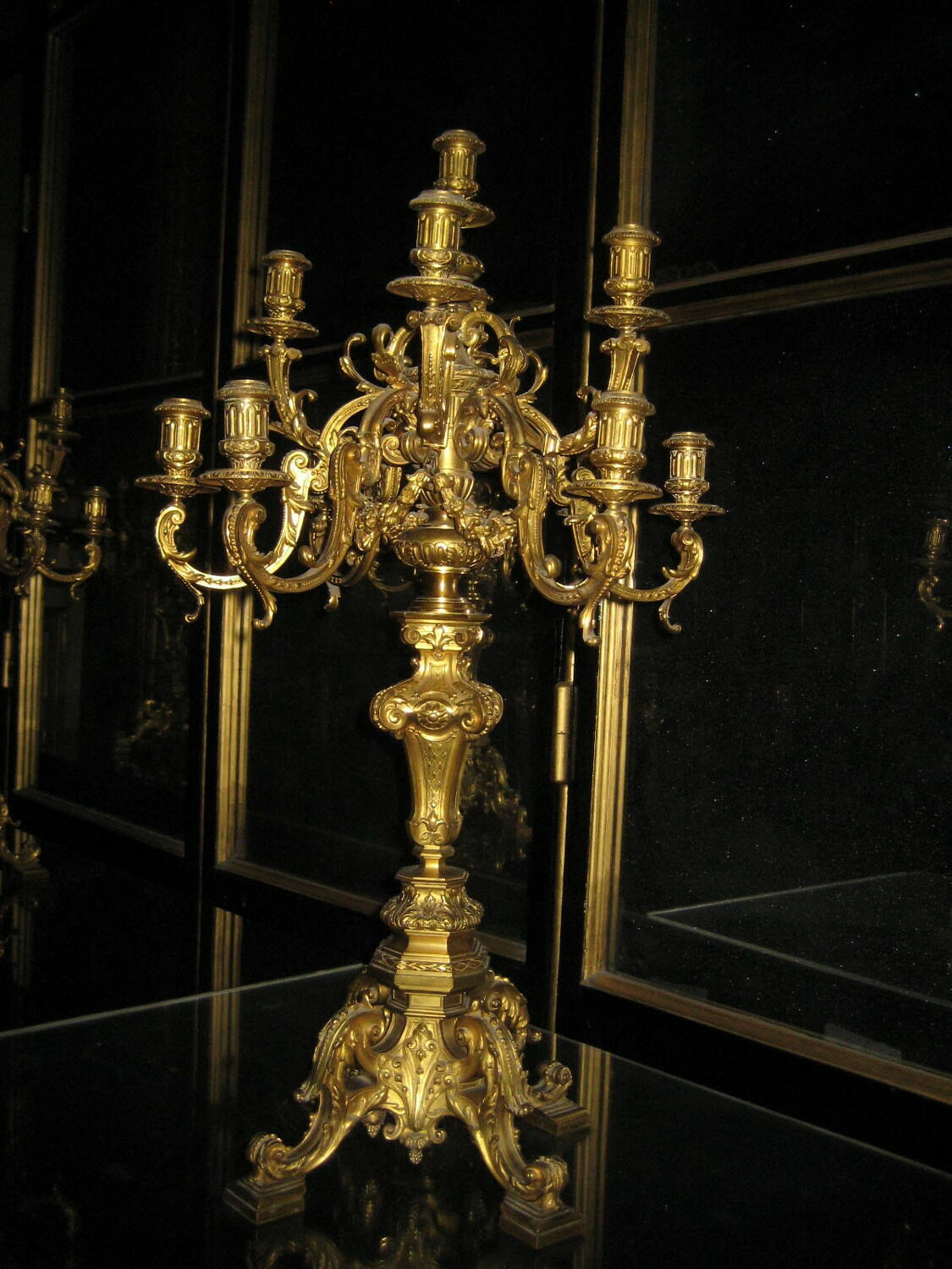 Candélabre à onze lumières.
