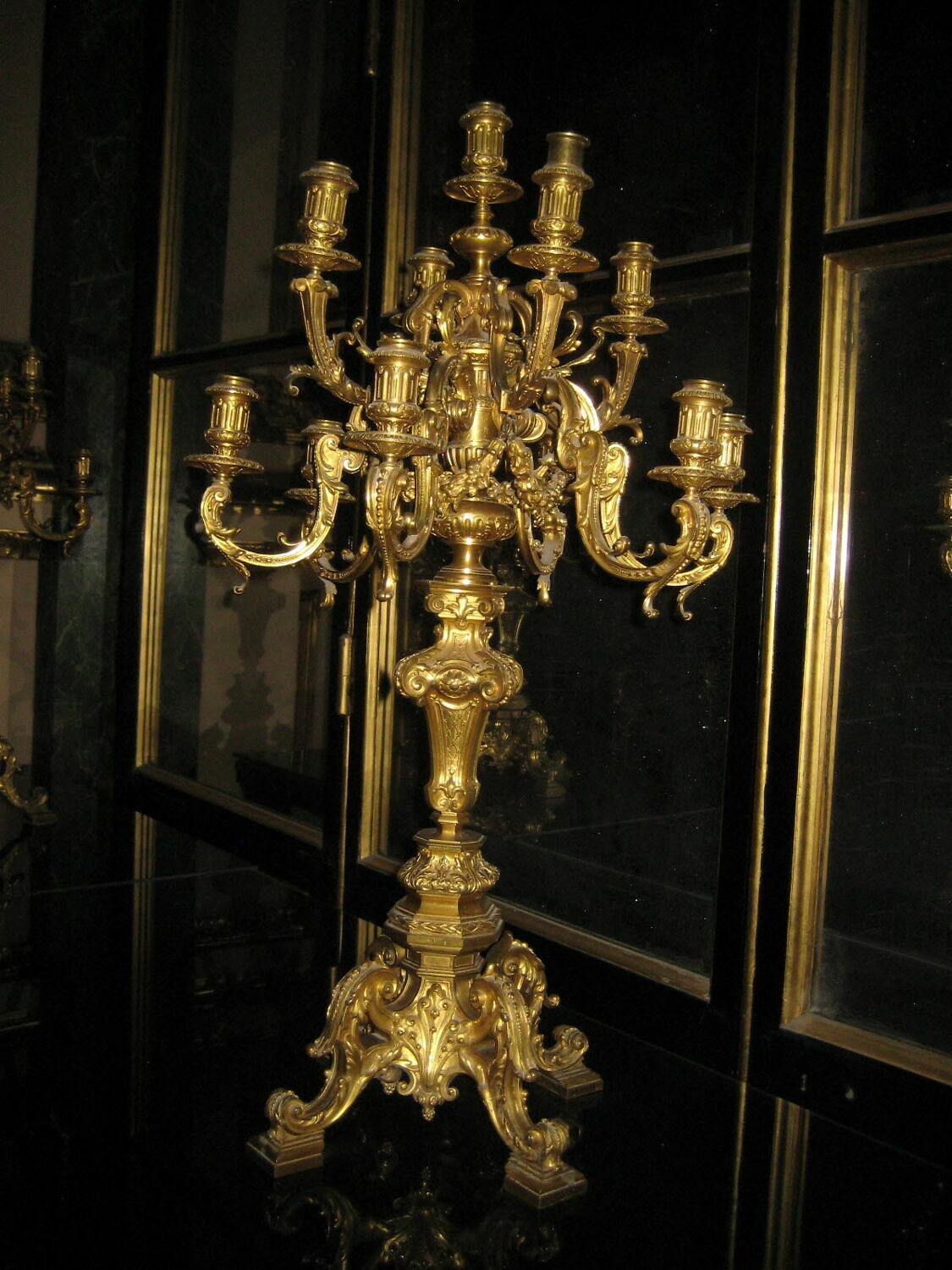 Candélabre à onze lumières.